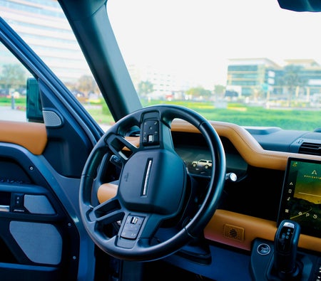 Land Rover Defender 2024