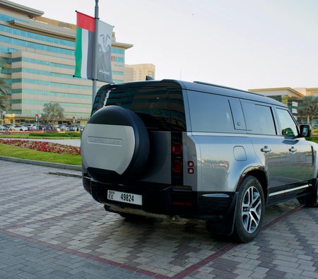 Land Rover Defender 2024