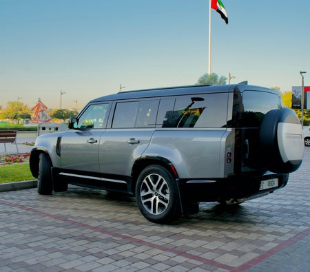 Land Rover Defender 2024