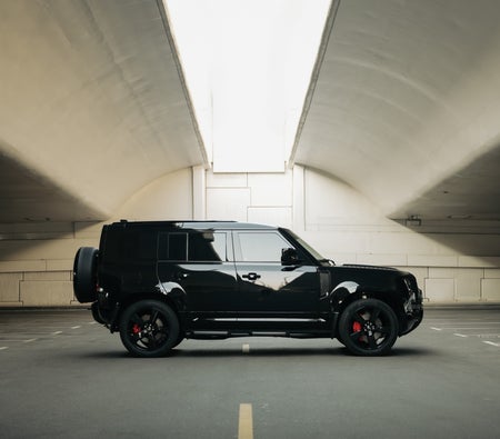 Land Rover Defender 2025