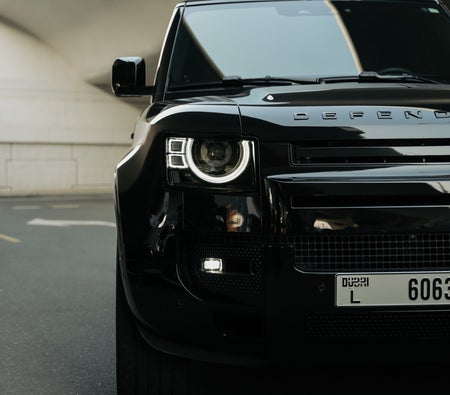 Land Rover Defender 2025