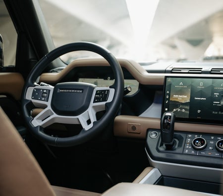 Land Rover Defender 2025