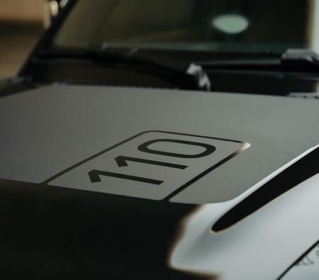 Land Rover Defender 2025