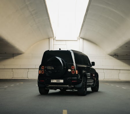 Land Rover Defender 2025