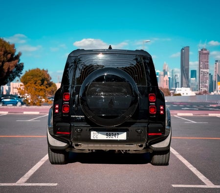 Land Rover Defender 2025