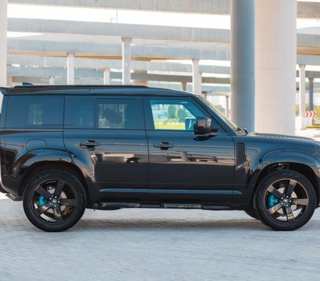 Land Rover Defender 2025