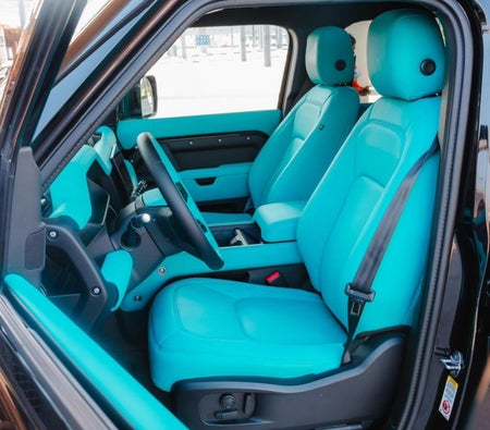 Land Rover Defender 2025