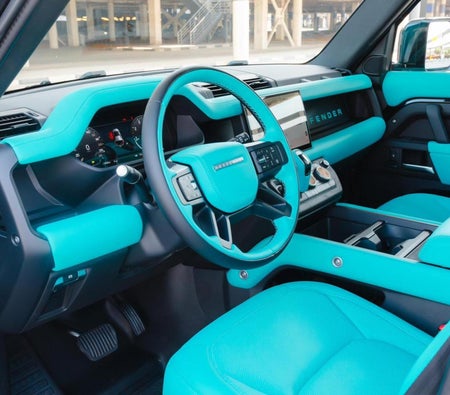 Land Rover Defender 2025