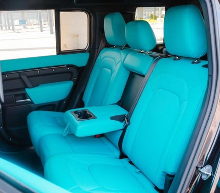 Land Rover Defender 2025