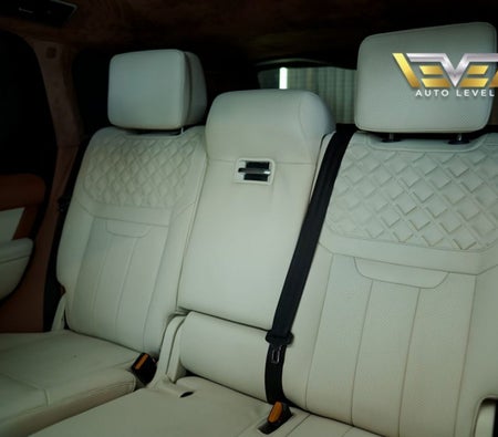 Golden Land Rover Range Rover SVR V8 Autobiography 2019