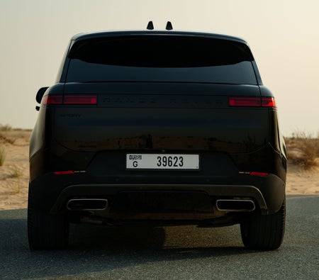 Black Land Rover Range Rover Sport Dynamic 2024