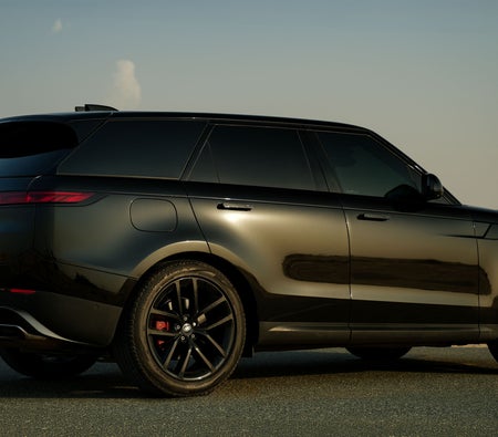 Black Land Rover Range Rover Sport Dynamic 2024