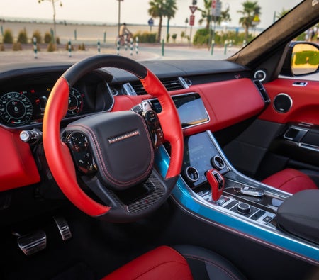 Голубой Land Rover Range Rover Sport SVR 2022 год Голубой Land Rover Range Rover Sport SVR 2022 год