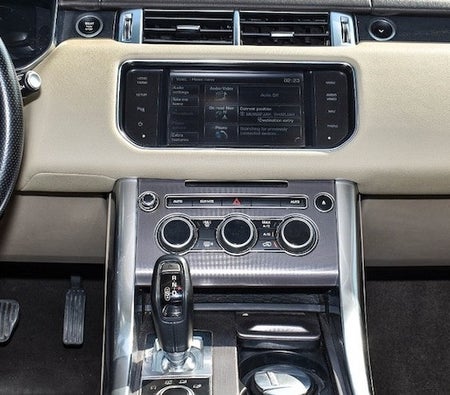 White Land Rover  2015