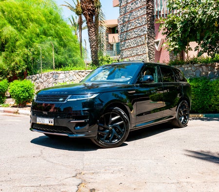 Black Land Rover Range Rover Sport 2024