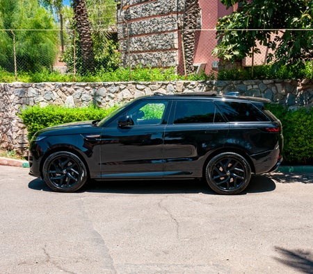 Black Land Rover Range Rover Sport 2024