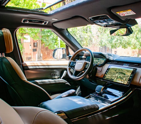 Black Land Rover Range Rover Sport 2024