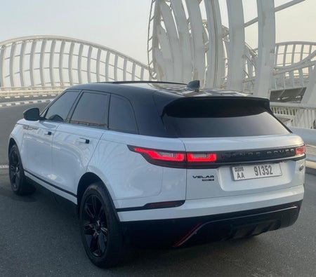 Белый Land Rover Range Rover Velar R Dynamic 2020 год