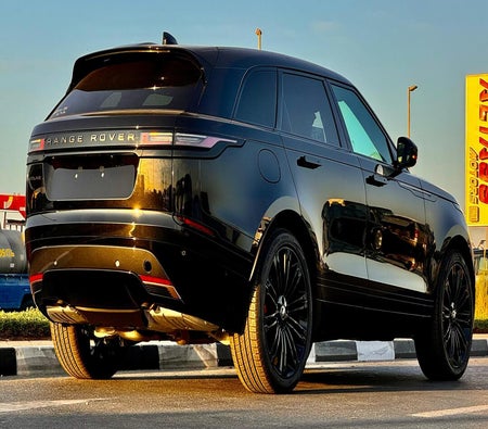 Black Land Rover Range Rover Velar P250 Dynamic SE 2024