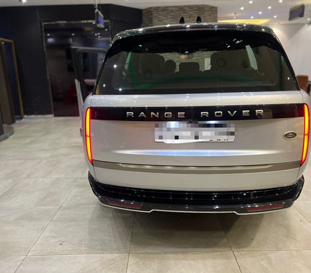 Silver Land Rover Range Rover Vogue Autobiography V8 2023 Silver Land Rover Range Rover Vogue Autobiography V8 2023