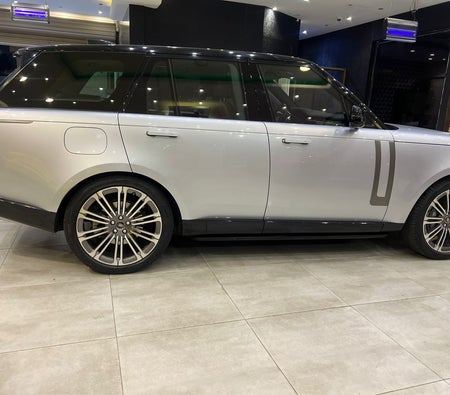 Silver Land Rover Range Rover Vogue Autobiography V8 2023 Silver Land Rover Range Rover Vogue Autobiography V8 2023