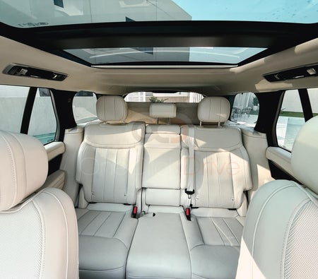 White Land Rover Range Rover Vogue 2023 White Land Rover Range Rover Vogue 2023