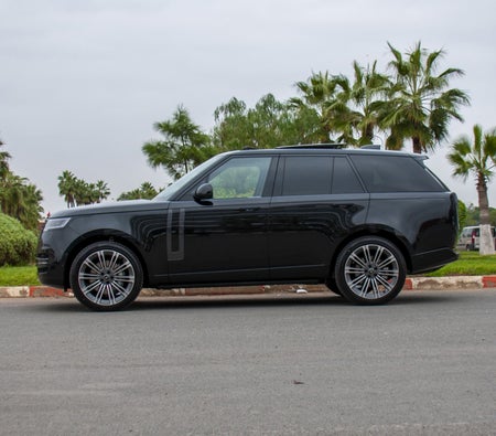 Black Land Rover Range Rover Vogue 2024