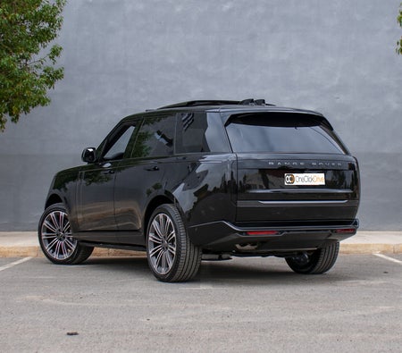 Black Land Rover Range Rover Vogue 2024