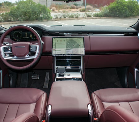 Black Land Rover Range Rover Vogue 2024