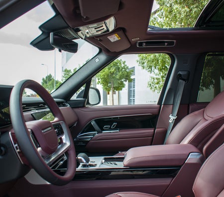 Black Land Rover Range Rover Vogue 2024