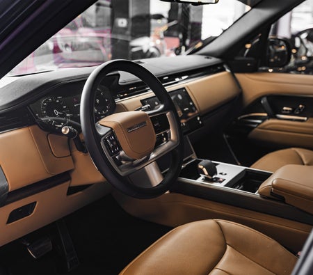 Land Rover Range Rover Vogue 2024, photo 2 of 4