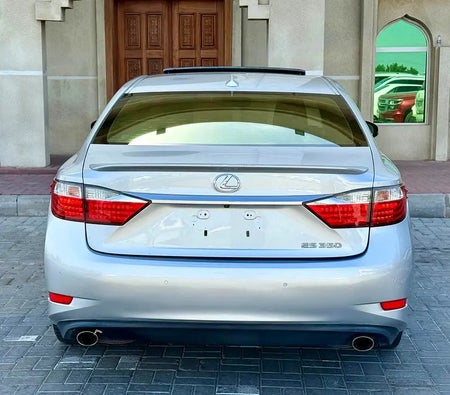 Silver Lexus ES 350 2014 Silver Lexus ES 350 2014