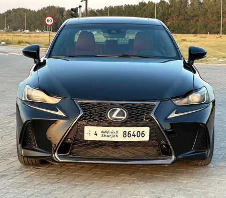 Siyah Lexus IS-Series 2019