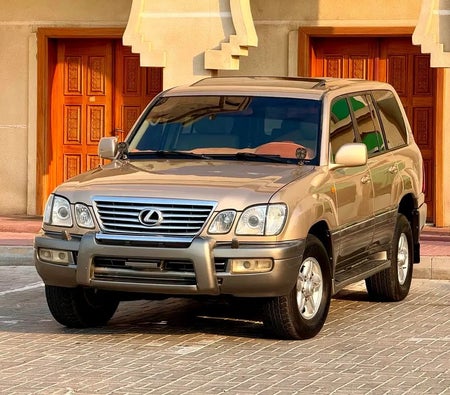 Gold Lexus LX 470 2001