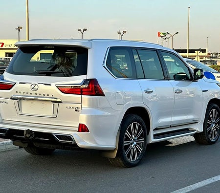 Lexus LX 570 Signature 2021, photo 3 of 4