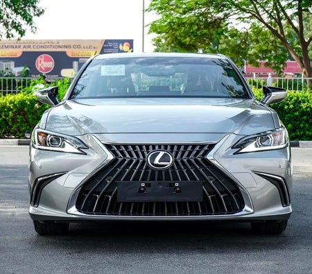 Lexus ES 300h 2024, photo 2 of 4