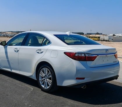 Lexus ES350 2015, photo 3 of 4