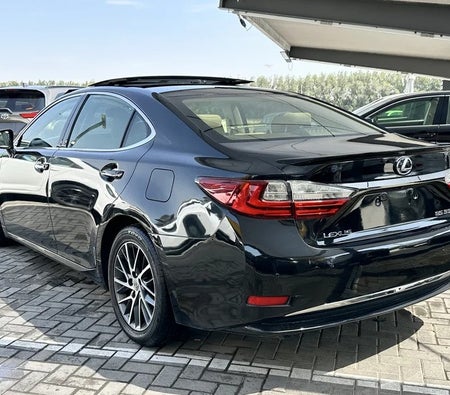 Black Lexus ES350 2017