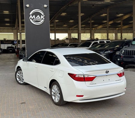 Lexus ES 300h 2013, photo 4 of 4