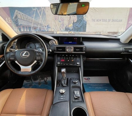 Lexus IS 300 2018, photo 4 of 4