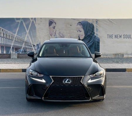 Lexus IS 300 2018, photo 2 of 4