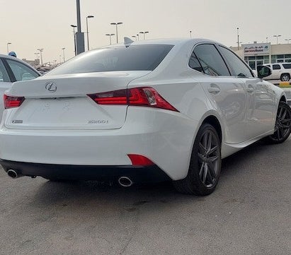 White Lexus IS-Series Platinum 2016