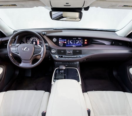 Blau Lexus LS 500 2018