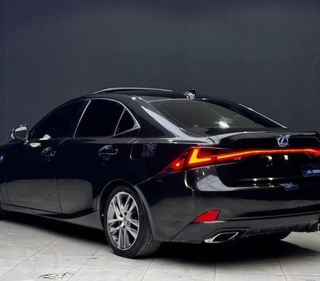 Lexus IS 300  2019, photo 4 of 4