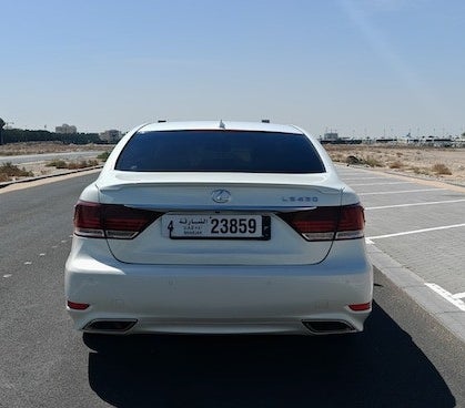 White Lexus LS 460 2015