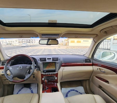 Bianca Lexus LS460 2009