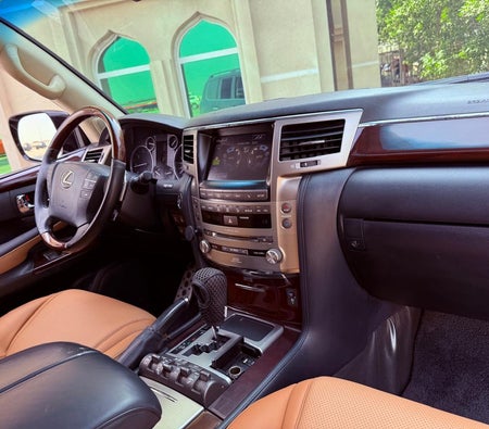 Schwarz Lexus LX570 2015