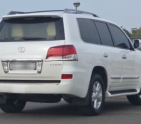 أبيض لكزس LX570 Signature 2014