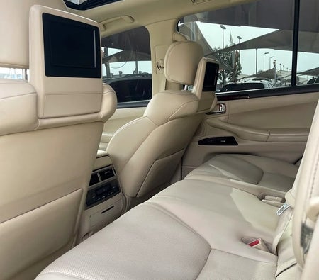 White Lexus LX570 Platinum 2014