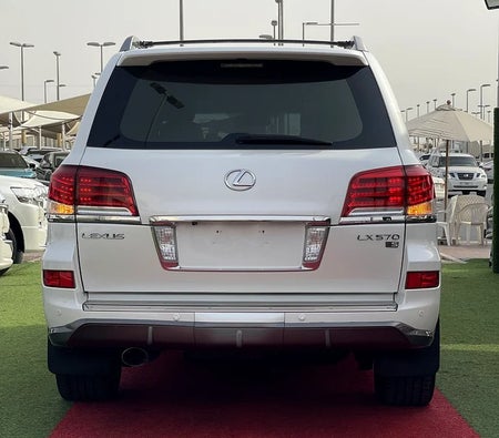 White Lexus LX570 Platinum 2014
